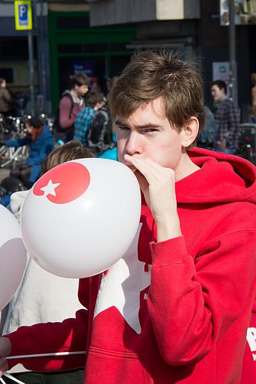 20140308_Sponzenfestival Neude_1_ballonnen opblazen